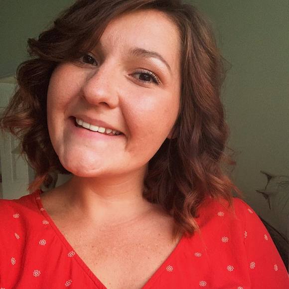 Meet your Posher, Olivia - Picture 1 of 1